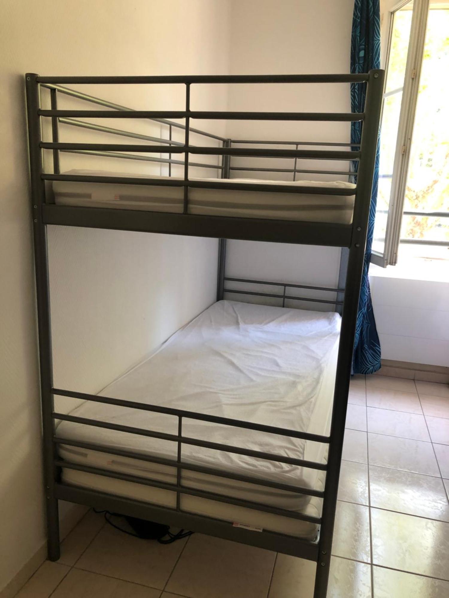 Casa - *